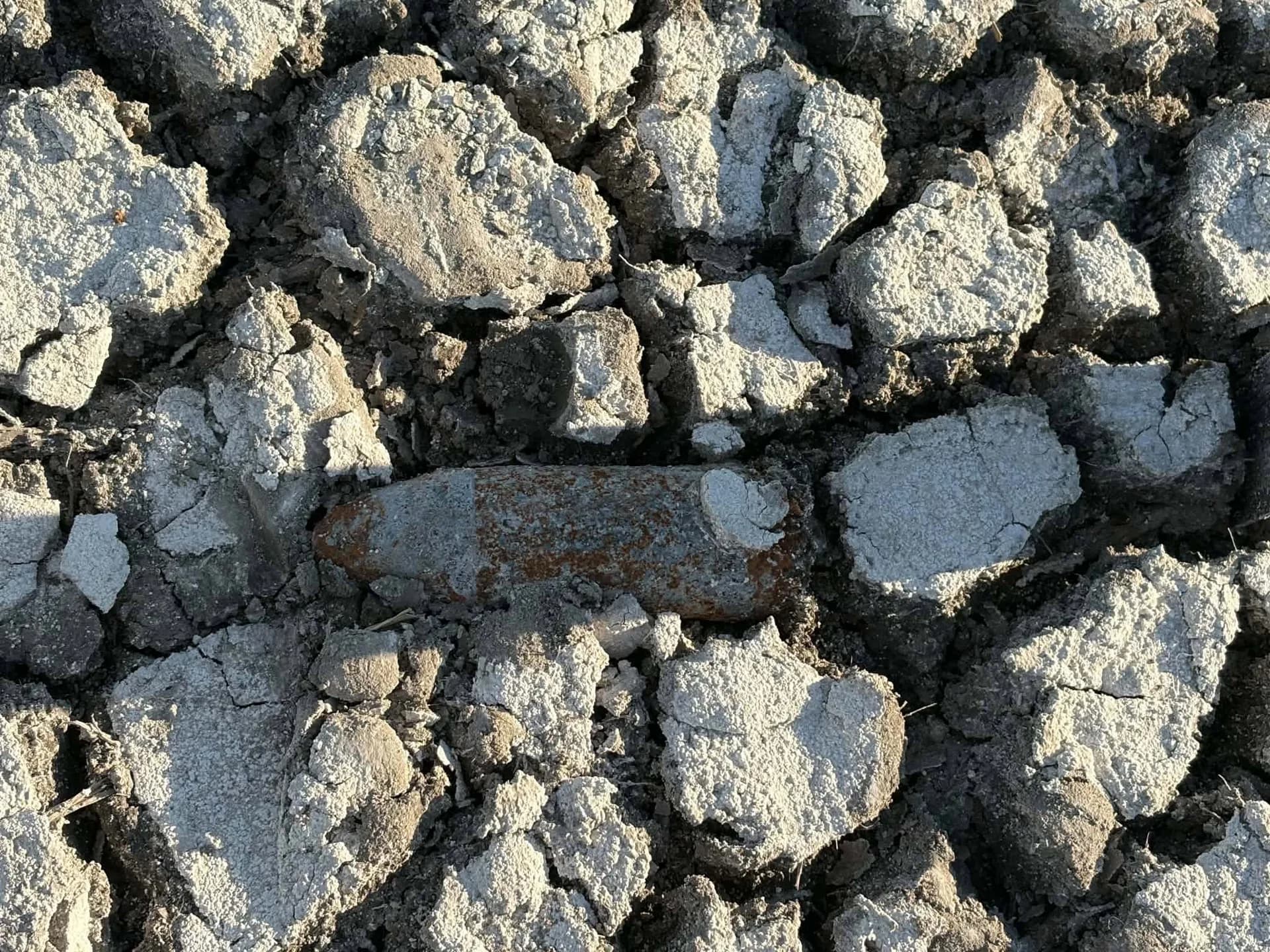 II. világháborús repeszbombát találtak és hatástalanítottak a tómederben