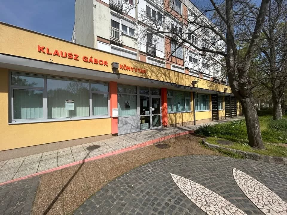 Ünnepi nyitvatartás a könyvtárban